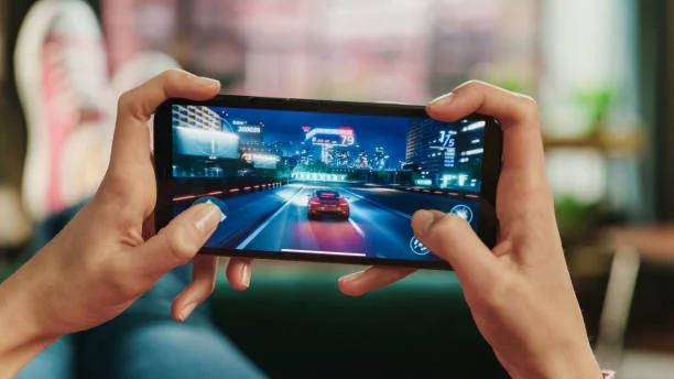 Why do people prefer mobile gaming?